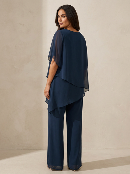 El conjunto de pantalón y capa de gasa Maison Lavista